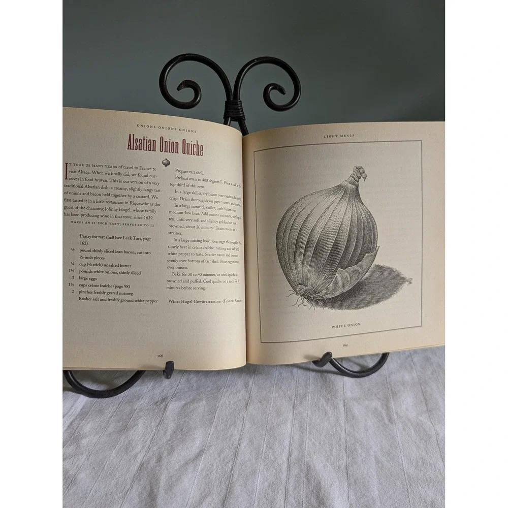 Onions Onions Onions by Linda & Fred Griffith, 1994 paperback cookbook